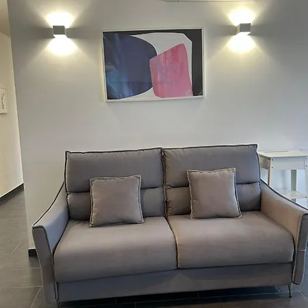 Nomentana White Апартаменты *