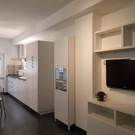 Nomentana White Рим