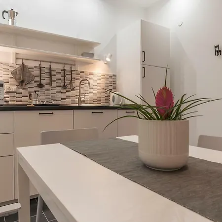 Апартаменты Nomentana White